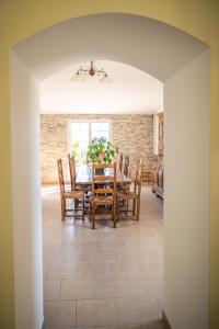 Maisons de vacances Mas Provencal climatise avec vue sur le Mont Ventoux : photos des chambres