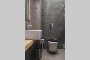 Peris 1 - Central Apt near Old Town with Parking