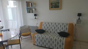 Appartements studio ideal couple 2 enfants, bien situe, calme : photos des chambres