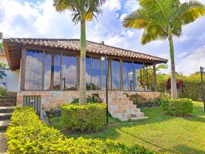 CASA CAMPESTRE frente Acuarela -Mesa de los Santos