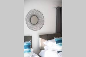 Brynglas Newport flat sleeps 8 - Mycityhaven