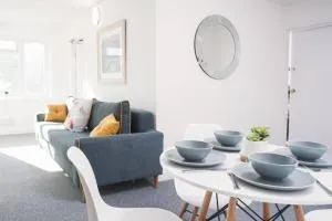 Brynglas Newport flat sleeps 8 - Mycityhaven - 昆布兰