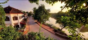Saynamkhan River View