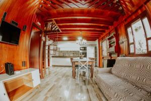 MORADA GUARDA EXPLORER 02