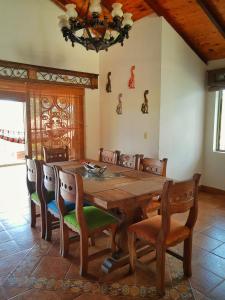 CASA CAMPESTRE frente Acuarela -Mesa de los Santos