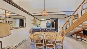 Comfortable Cozy 2 Bedroom Condo with Loft!