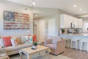 One-Bedroom Apartment room in Island Retreat 25 condo