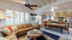Three-Bedroom House room in The Lemon Drop townhouse