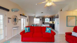 Three-Bedroom House room in SS Tarpon home