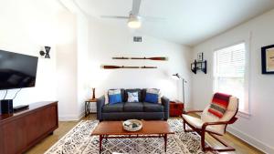 Two-Bedroom House room in Studio Sea home