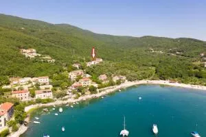 House 33 A - Apartment - Sveta Marina