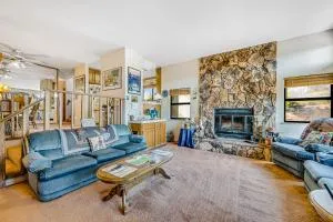 Tee Time Terrace - La Grange