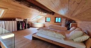 Chalet Biene - Swiss Alp Chalet with Sauna and Jacuzzi