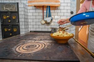 Notranjska hiša - traditional country house, close to the world attraction Cerknica lake 