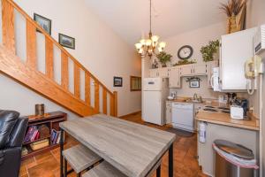 Apartment with Lake View room in 709H - Lakefront Penthouse Studio Condo with Breathtaking Lake Views Free WIFI!