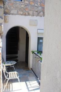 Studio at Betina 60 m away from the beach with furnished terrace and wifi