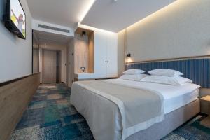 Deluxe Double Room with Balcony and Sea View room in Hotel Sunce