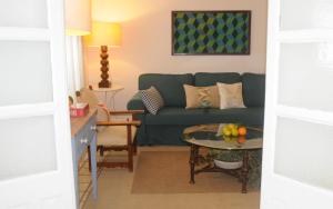 CASA LEÓN BLANCO CARMONA reformada céntrica con chimenea y terraza con vistas