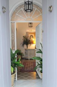 CASA LEÓN BLANCO CARMONA reformada céntrica con chimenea y terraza con vistas - 4hvězdičkové hotely ve městě Carmona