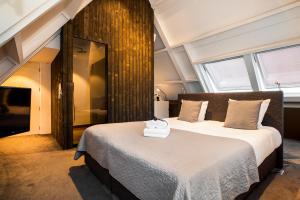 Standard room with shower in castle 2p. room in Landgoed Kasteel de Hoogenweerth