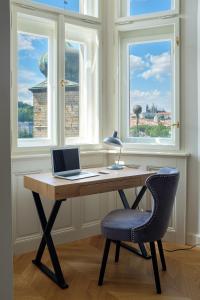 Three-Bedroom Apartment room in MN6 Luxury Suites by Adrez