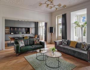 Three-Bedroom Apartment room in MN6 Luxury Suites by Adrez