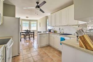 Penthouse Condo - 1 Mi to Playa Cerro Gordo!