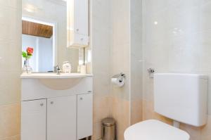 Seaside Guesthouse by JR City Apartments