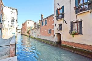 San Barnaba on the Canal