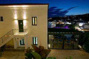 Krinos Suites Andros Andros Greece