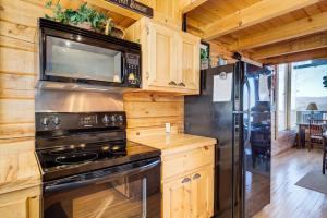 Simply Breathtaking #36 by Venture Smoky Mountains