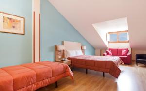 Double Room with Three Extra Beds room in Hotel Mirador Puerta del Sol