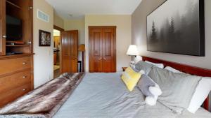 Allegheny Spg - Cozy Condo Ski from our patio