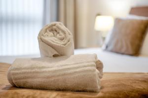 Work Stay - Balcony - Parking - Full Kitchen