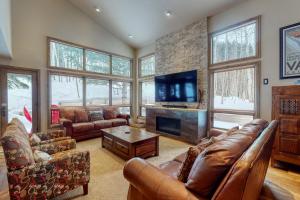 Three-Bedroom Townhouse room in Courtside Townhomes