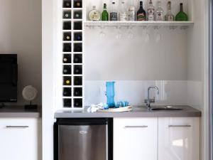 Grey Gums on Jervis Vincentia