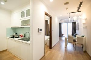 *BOM HOMESTAY* VINHOMES TIMES CITY- 2 BR- COZY APT