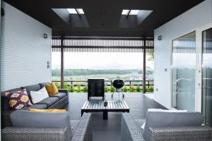 Koti Yamanakako next to Hananomiyako Kouen