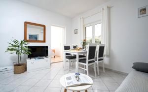 Apartments Bogdanić