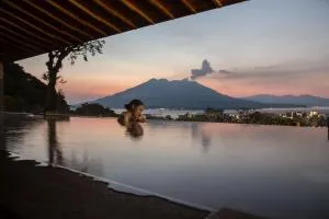 城山ホテル鹿児島 ※旧名称　城山観光ホテル (SHIROYAMA HOTEL kagoshima)