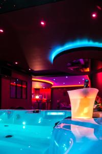 LInsolite Spa Privatif Suite Luxueuse-Jacuzzi"