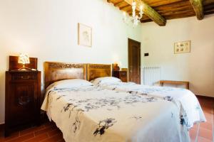 Elegant Villa in Santa Fiora with Private Pool