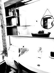 Appartements Bed and Break Annecy, appartement 90m2 avec parking, balcons : photos des chambres