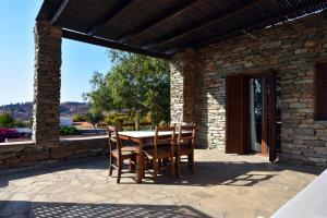 family home with a fantastic sea view, 5 minutes from the beaches Kea Greece