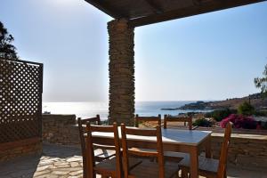 family home with a fantastic sea view, 5 minutes from the beaches Kea Greece