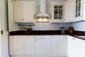 Sea Edge Friendly Holiday Home