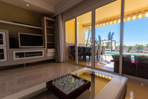 Sea Edge Friendly Holiday Home