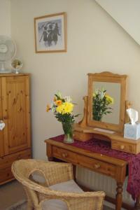 Harlequin Guest House with parking