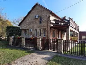 Ponty-Poronty Vendégház - Moháč