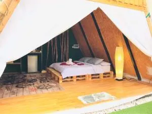 Bridge Hill Cafe Glamping - Ban Thung Lang Tham
